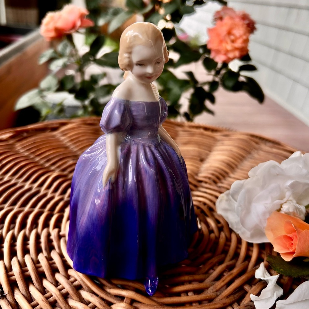 Royal Doulton Figurine “Marie” HN1370